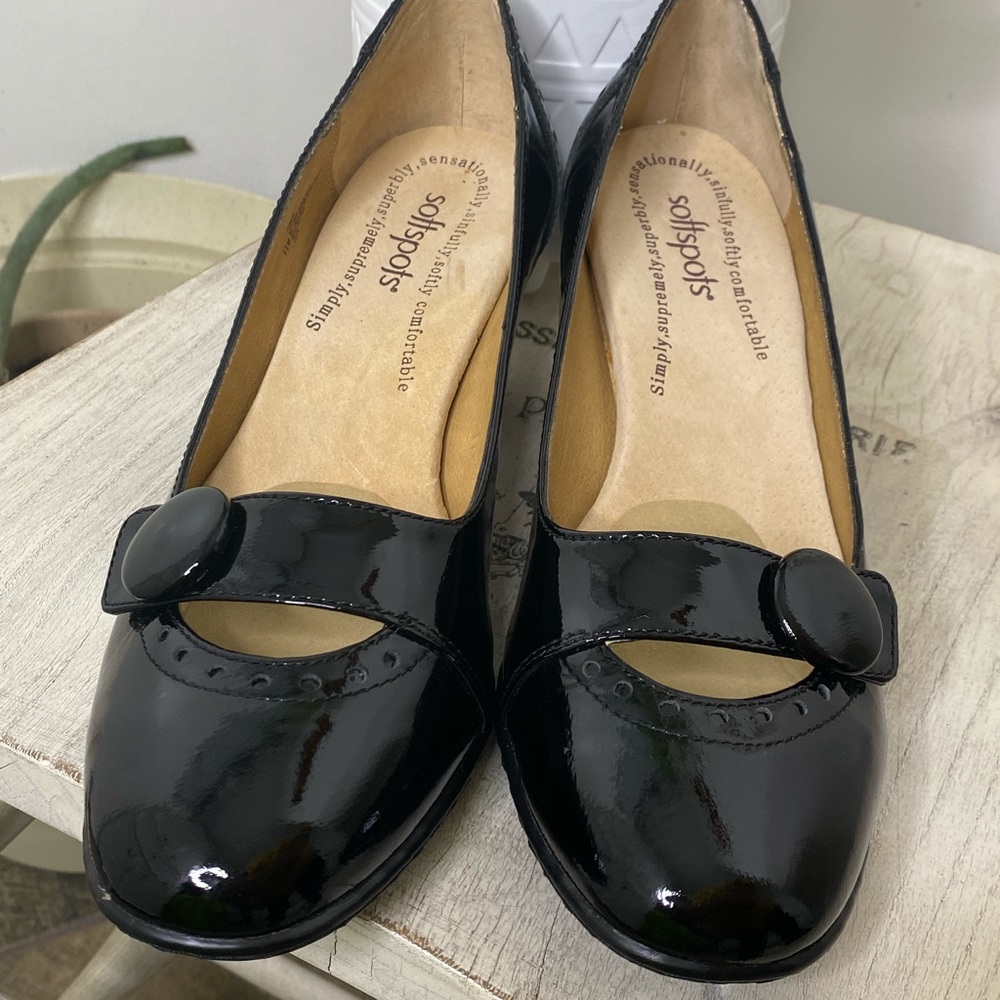 Soft spots black patent leather small heel, 8.5